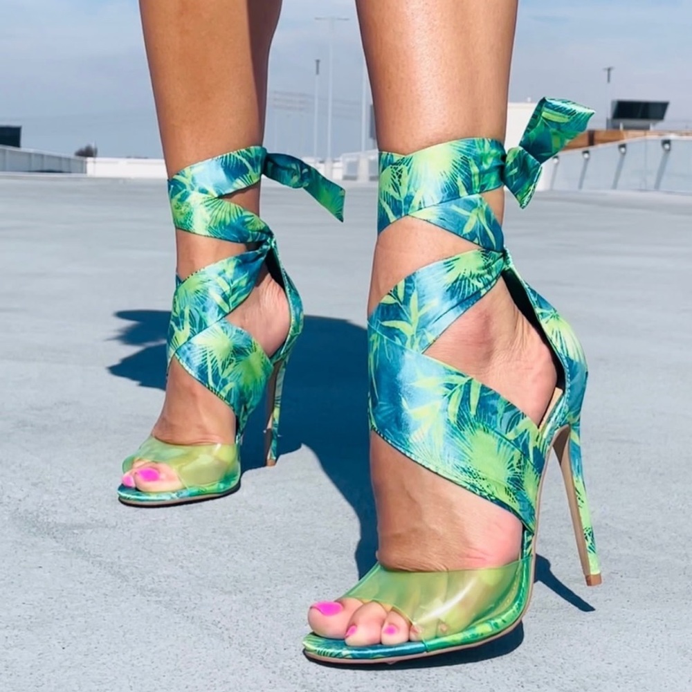 Shoe Dazzle Light green Satin Sandals Blue  Strapped High Heels Size 6,5